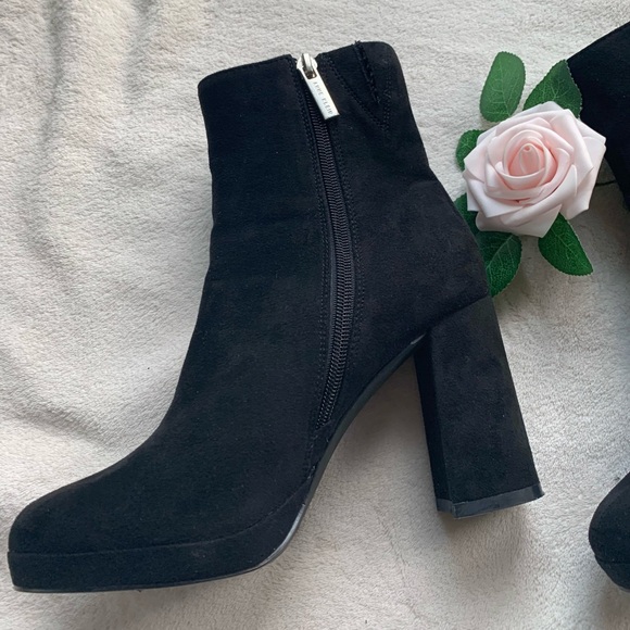 Anne Klein Donna Faux Suede Heeled Ankle Boots - Picture 5 of 12